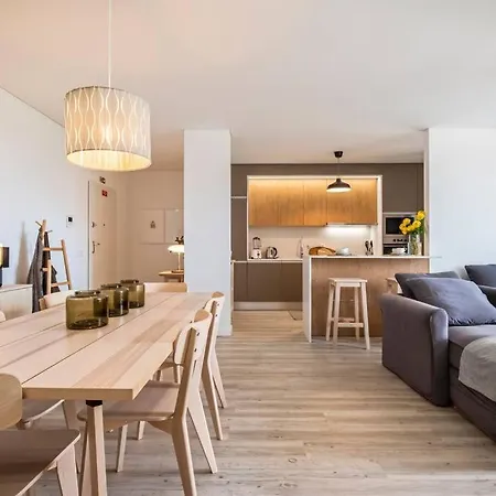 Location - With Pool Apartment *