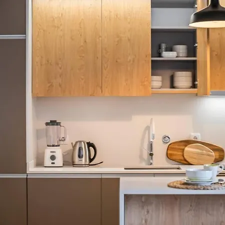 Apartment Location - With Pool *