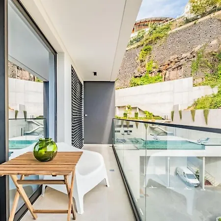 Location - With Pool Фуншал
