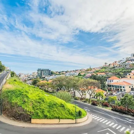 Location - With Pool Apartment *