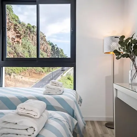 Location - With Pool Apartment *