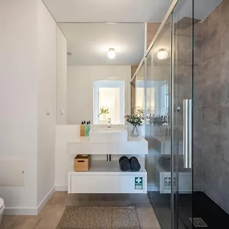 Location - With Pool Apartment *