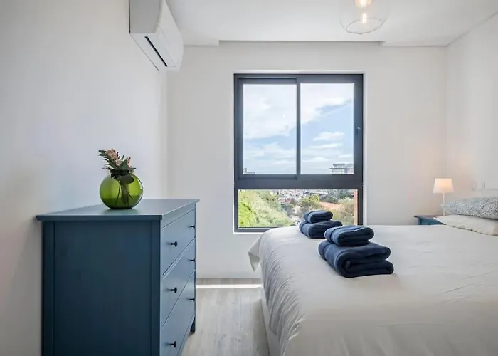 Location - With Pool شقة