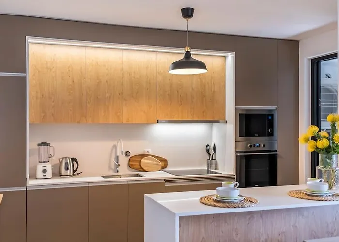 Location - With Pool * פונשל