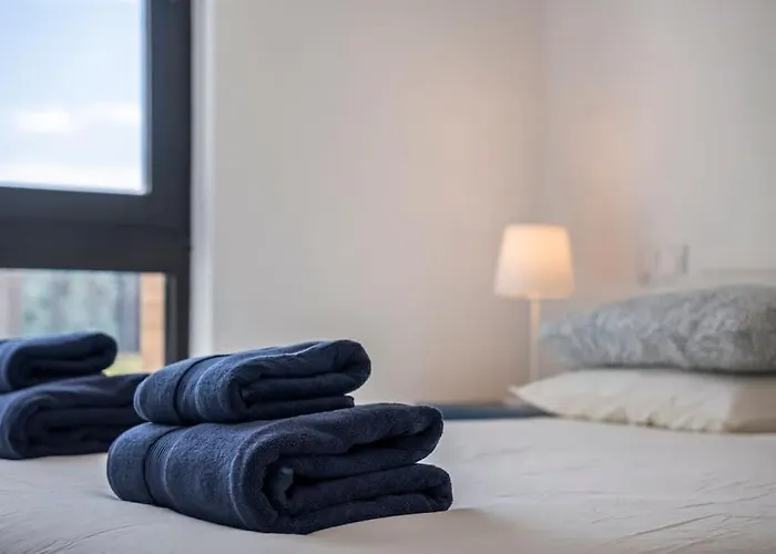 Location - With Pool فونشال