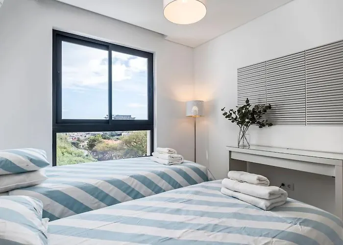 Location - With Pool דירה פונשל