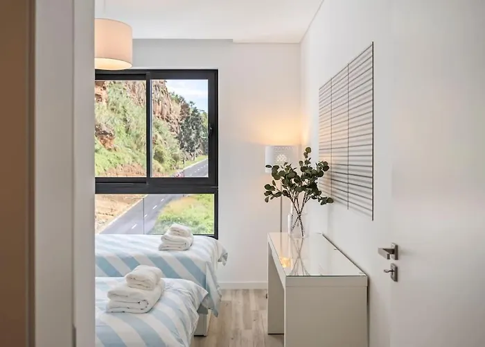 Location - With Pool شقة فونشال