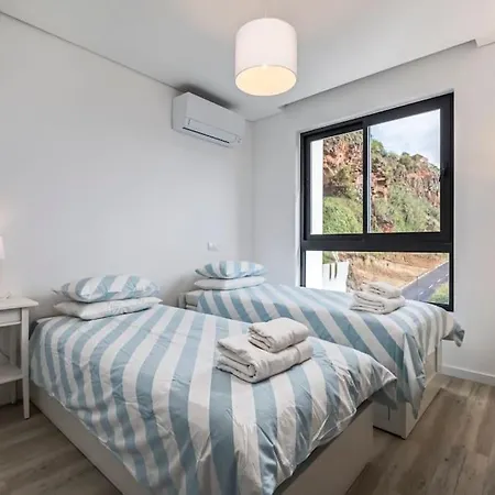 Location - With Pool * Funchal